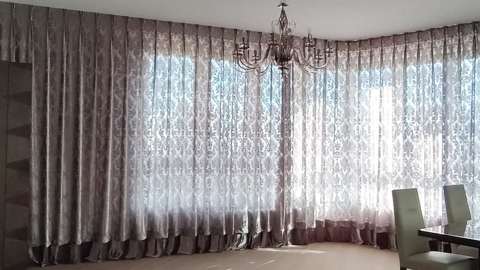 Электрокарниз в гостиной